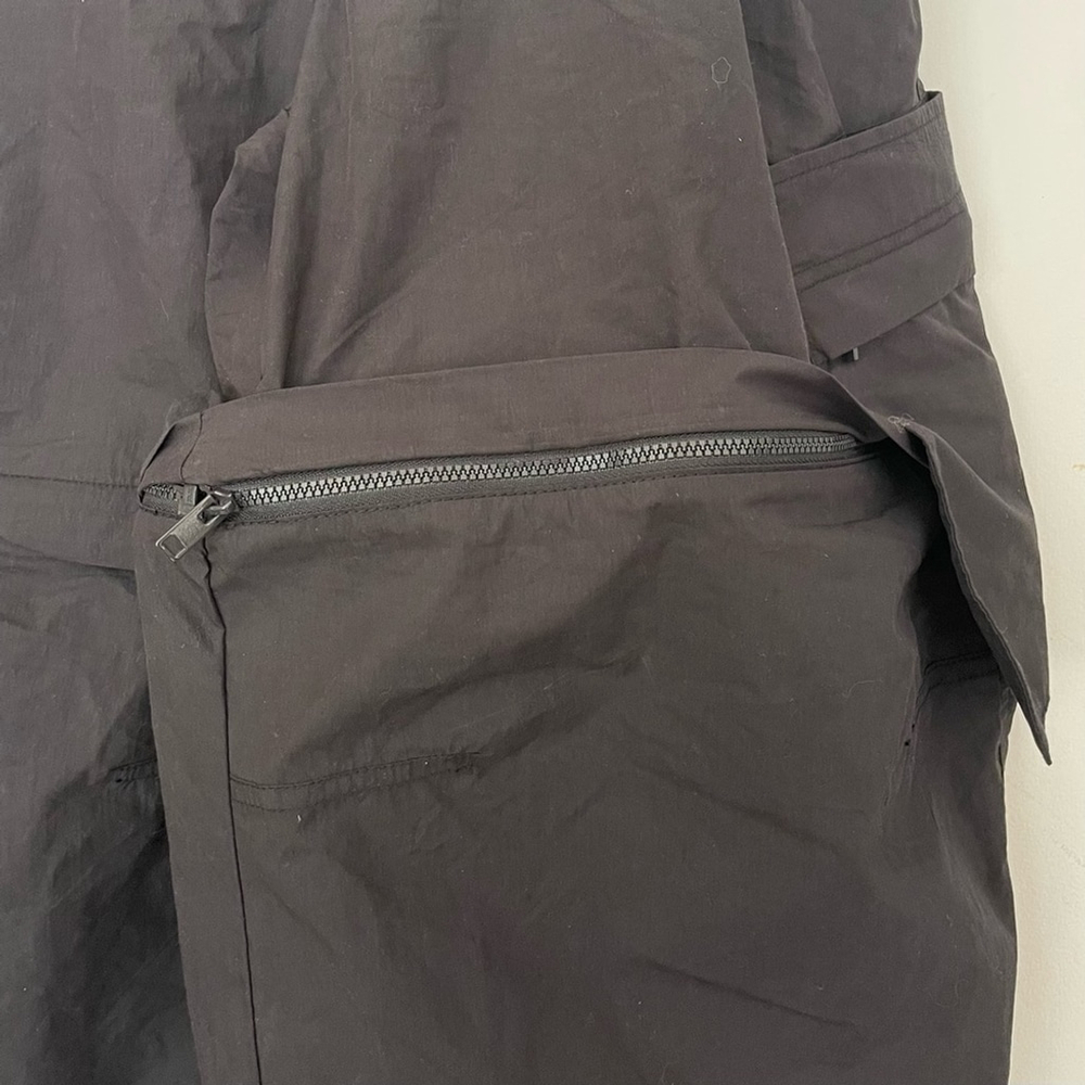 Gap × BÉIS Convertible Cargo Barrel Pants black 8 shorts - Picture 10 of 11